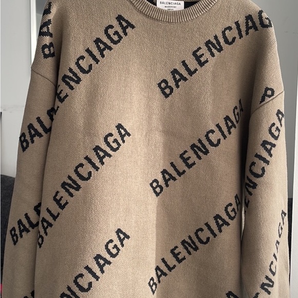 Authentic Balenciaga Logo Crewneck Sweater Sz Small Worn once! Perfect condition - Picture 2 of 3